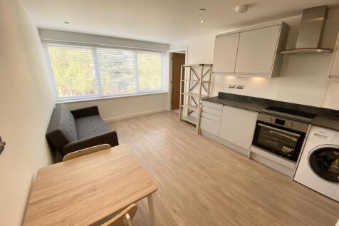 Woking, Surrey, 21 photo 3