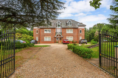 Slough, SL3 - property photo
