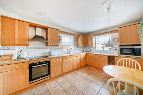 16-681a3daacd844-1286225-ARW-16