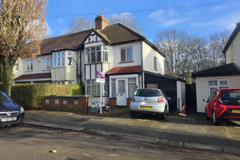 3 bed end terrace for sale Kings Close, London NW
