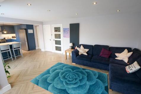 Sitting Room Duel Aspect