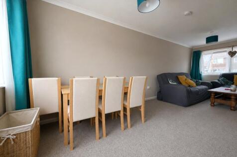 Kershaw Road, Swindon, Wiltshire, SN3 photo 5