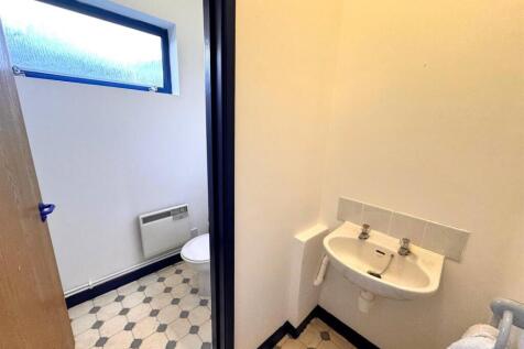 WhatsApp Image 2025-04-14 at 10.22.47_de1951b3.jpg