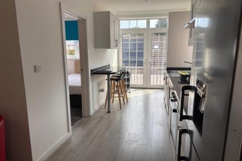 Charminster Road, BH8 photo 4