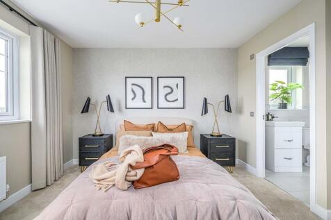 Double room with storage plus Jack&amp;Jill en suite