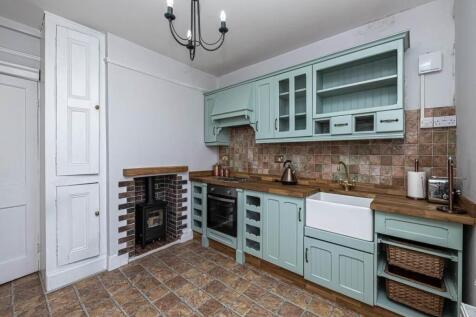 FFRIDDOEDD-ROAD-1ST-FLOOR-KITCHEN-1.jpg