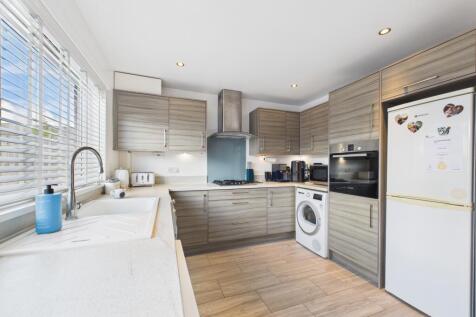 CAM02119G0-PR0451-STILL005