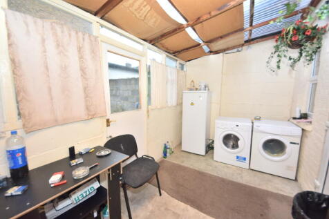 Shrewsbury Road, Forest Gate, E7  photo 4
