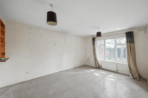 Flat 5, Brookfield House, Penn Road, Datchet, SL3 9RB