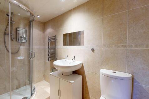 EN SUITE SHOWER ROOM