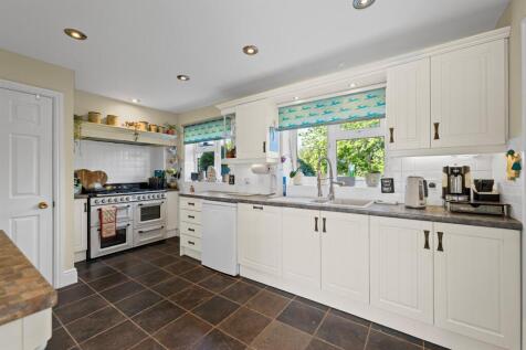 4 Orchard Close-5.jpg