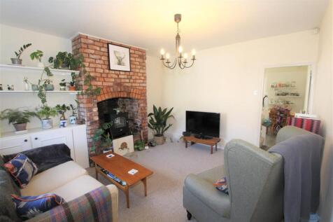 2-bed house on Moordale Road, Knutsford, £1,150/mo