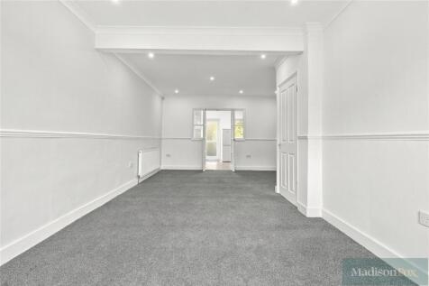 Uplands Road, Woodford Green, IG8 photo 4