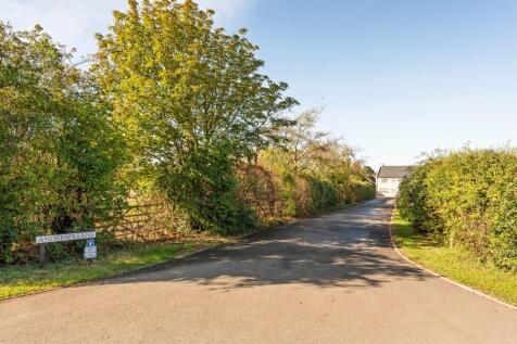 Lane to House