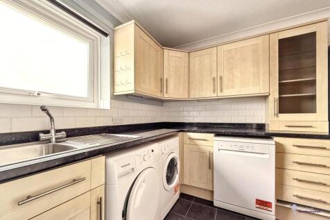 Botley, SO30 2SH photo 3
