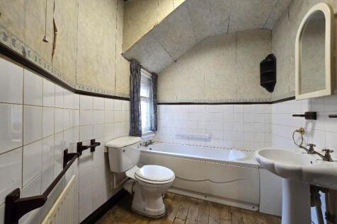 Binley Road, Stoke - Bathroom