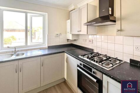 Orkney Court, Durrington photo 3