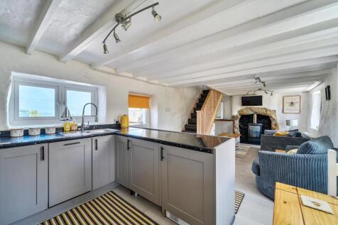 Bumblebee Cottage 3.jpg