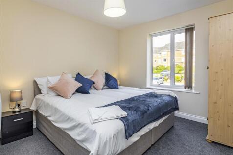Bedroom 1.jpg