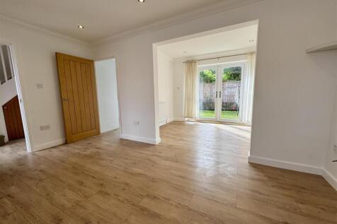 Alpha Road, Burnham-On-Crouch photo 3