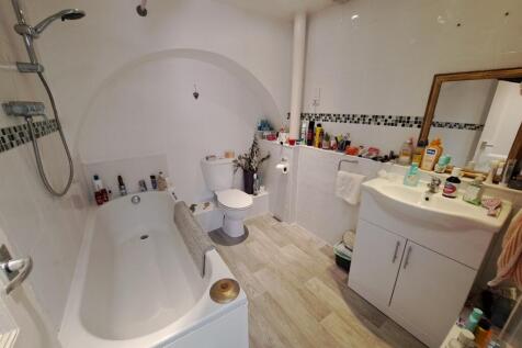 BATHROOM / WC