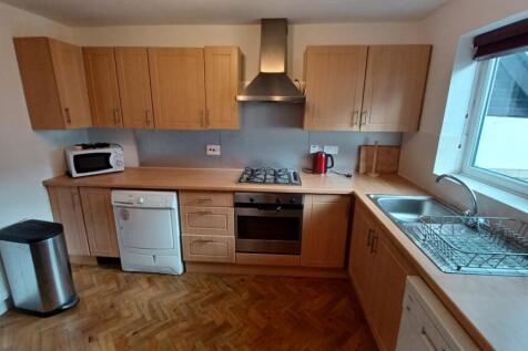 Oakhampton Court, Park Avenue, Roundhay, Leeds, LS8 photo 5