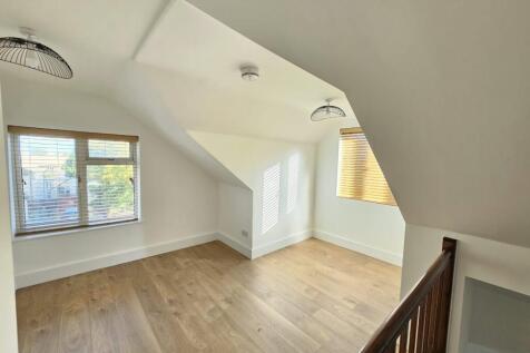 Flat C, Station Road, Crayford, Dartford, Bexley photo 3