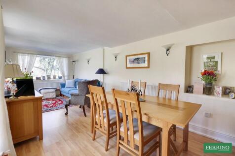 Sitting/Dining Room