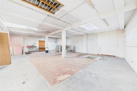 27 Eastover, Bridgwater, Somerset TA6 5AW | Freeho