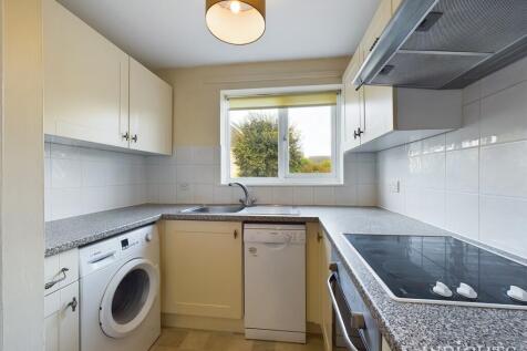 CAM02796G0-PR0185...