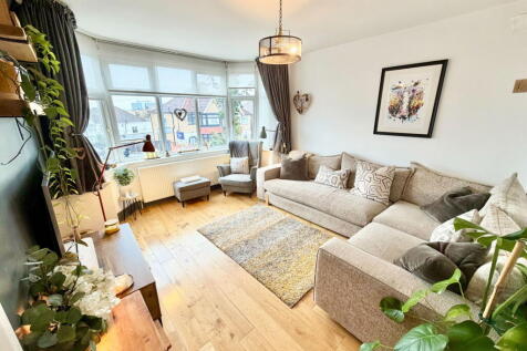 London, NW9 - property photo
