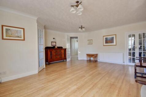 Conifer Close (18).jpg