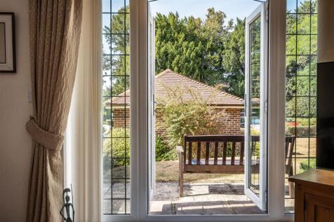 Flat-2-Ashcroft-Place-1.jpg