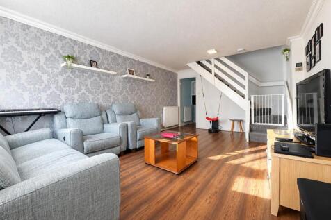 Living Room..jpg