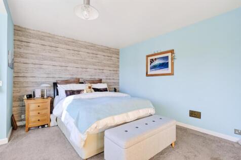 32 Harsfold Road Final-7.jpg