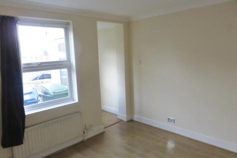 Benson Road, Grays, Essex, RM17 photo 2