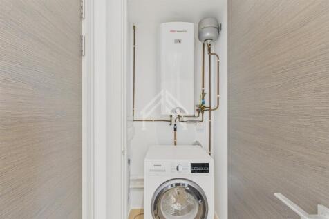 Flint Court, Finchley | London N12 photo 4