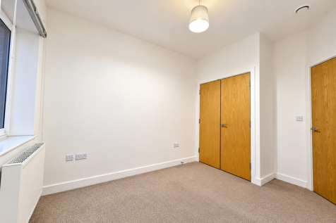 Bradley Court, Camberley photo 3