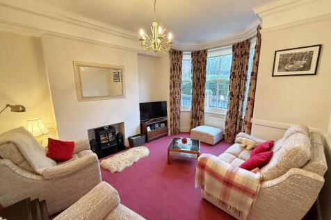LIVING ROOM 1