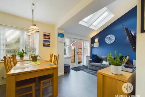 Fantastic Open Plan Living Dining Kitchen