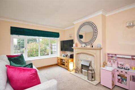 Sitting / Dining Room