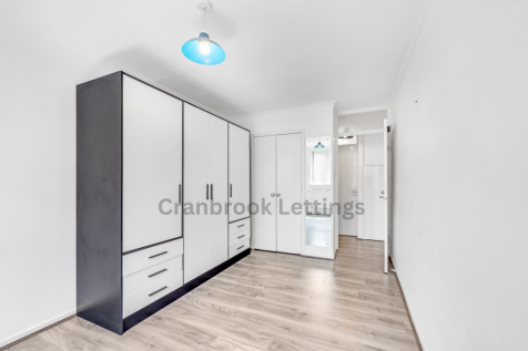 Haldon Close, Chigwell, IG7 4BT photo 3