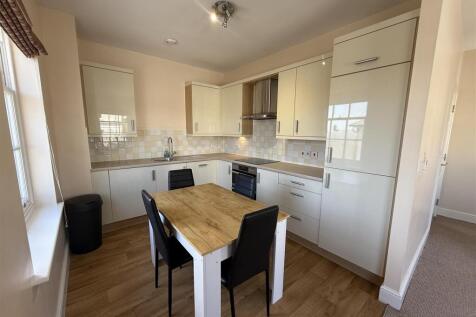 Chetcombe Mews, Poundbury, Dorchester photo 3