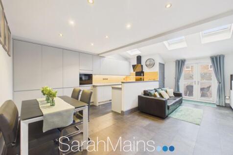 Kitchen/Diner &amp; Family Area