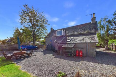 Outside &amp; Steel Garage with Covered Veranda