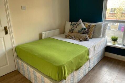 room-3-29-barnsdale-avenue-e14-9wr-993728