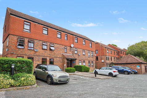 1 Abbotsbury Heights, Bicknor Close, Canterbury, Kent, CT2 7UH
