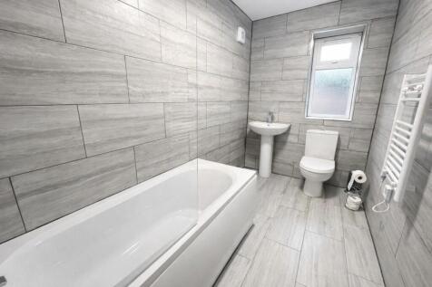 bungalow bathroom.jpg