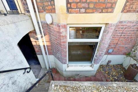 Steps to ground floor.jpg