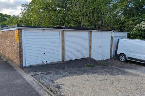 Garage 1.jpg